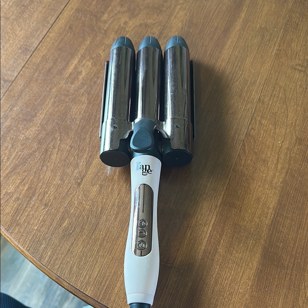 Lange White and Black Triple-Barrel Grooming Tool